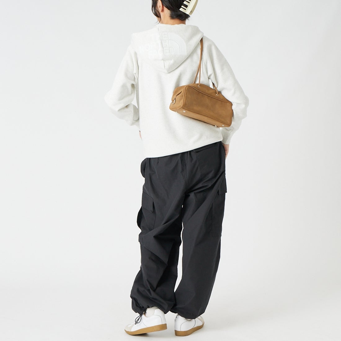 THE NORTH FACE [ザ ノースフェイス] リアビューフルジップフーディ [NTW62640] WX &&モデル身長：162cm 着用サイズ：M&&