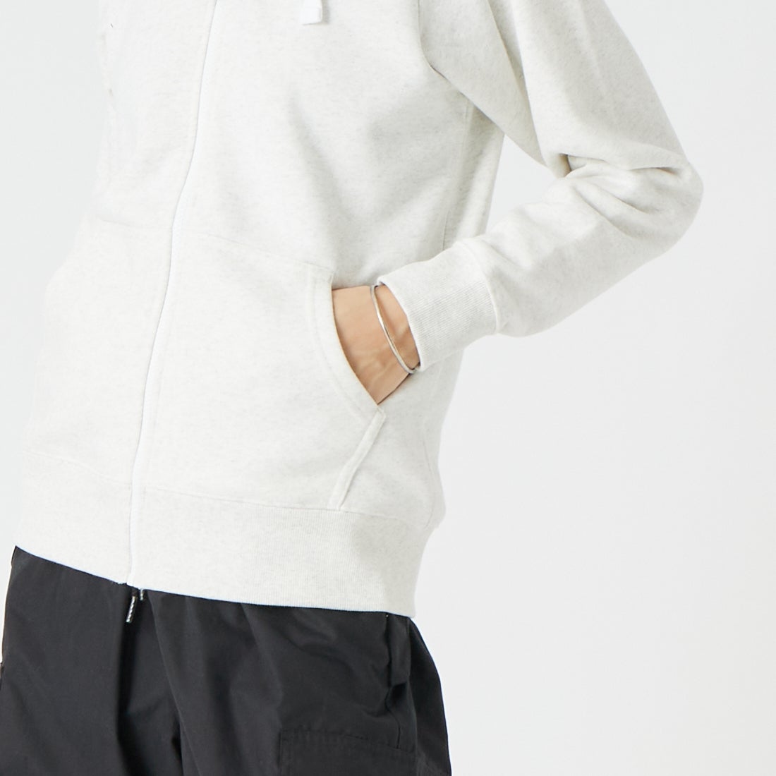 THE NORTH FACE [ザ ノースフェイス] リアビューフルジップフーディ [NTW62640] WX &&モデル身長：162cm 着用サイズ：M&&