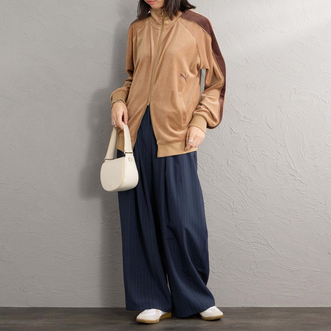 PUMA [プーマ] 別注 T7 ベロアトラックジャケット [640946-JF] 74 SOFT TA &&モデル身長：162cm 着用サイズ：S&&