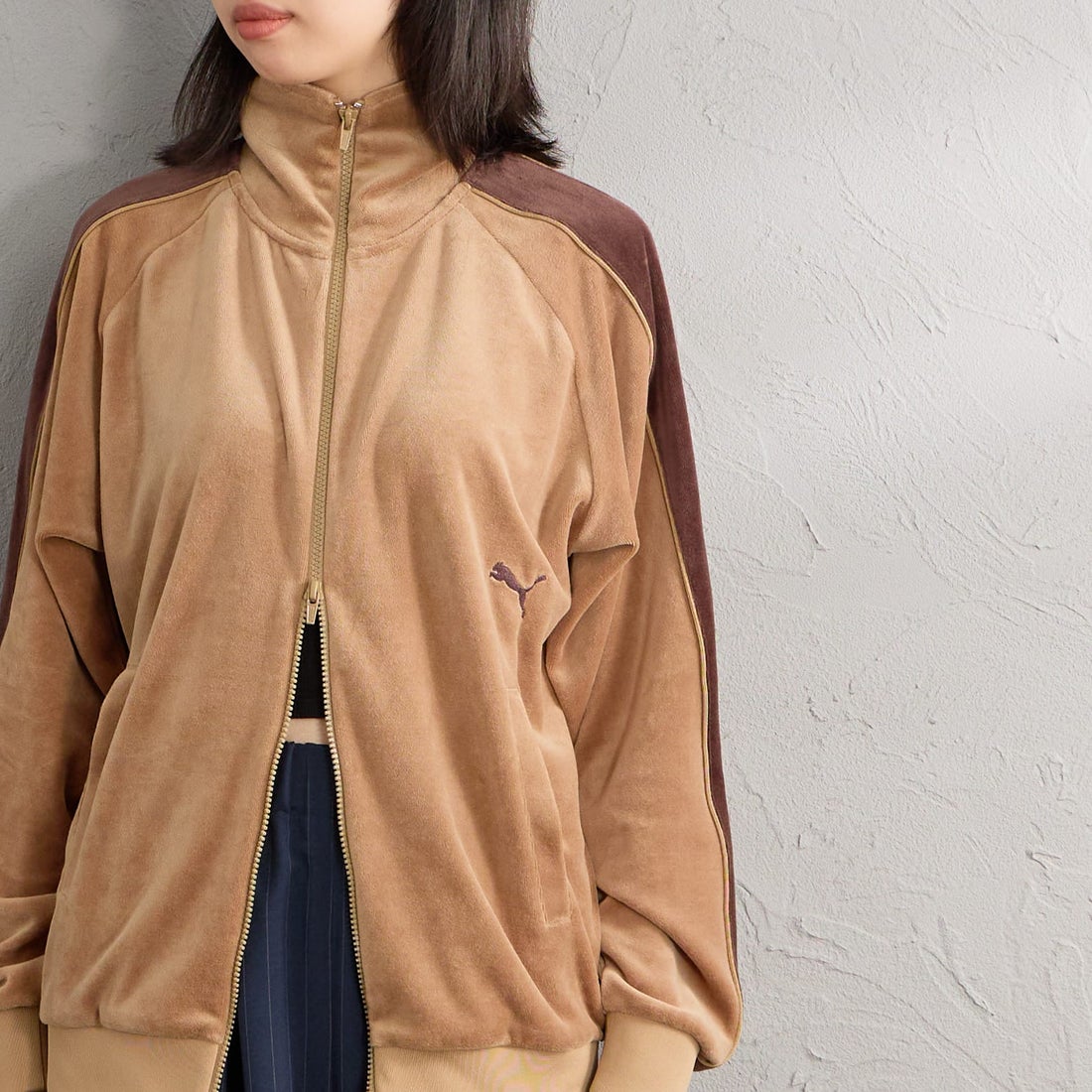 PUMA [プーマ] 別注 T7 ベロアトラックジャケット [640946-JF] 74 SOFT TA &&モデル身長：162cm 着用サイズ：S&&
