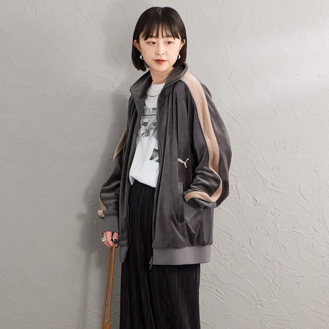 PUMA [プーマ] 別注 T7 ベロアトラックジャケット [640946-JF] 15 SHADOW &&モデル身長：150cm 着用サイズ：S&&