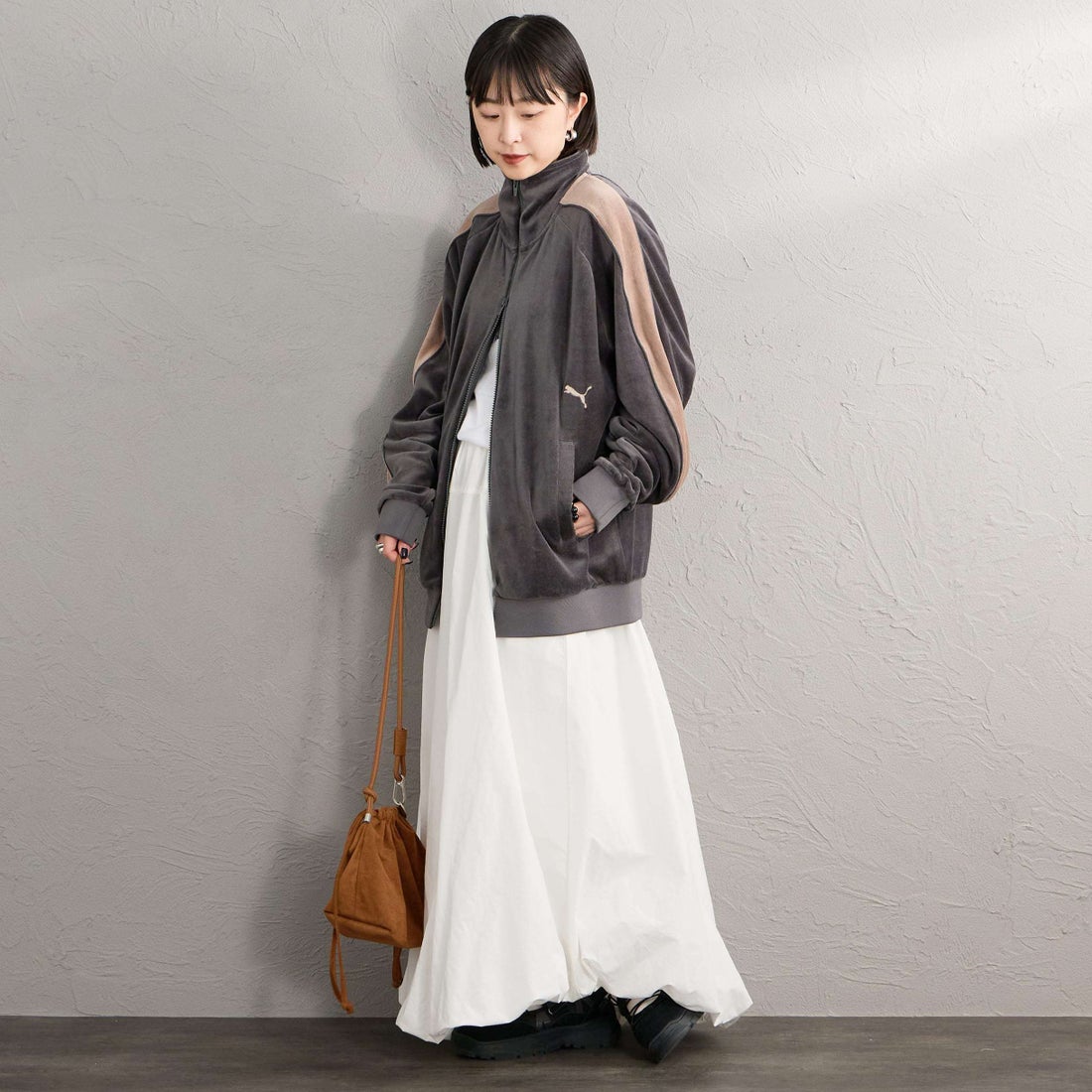 PUMA [プーマ] 別注 T7 ベロアトラックジャケット [640946-JF] 15 SHADOW &&モデル身長：150cm 着用サイズ：S&&