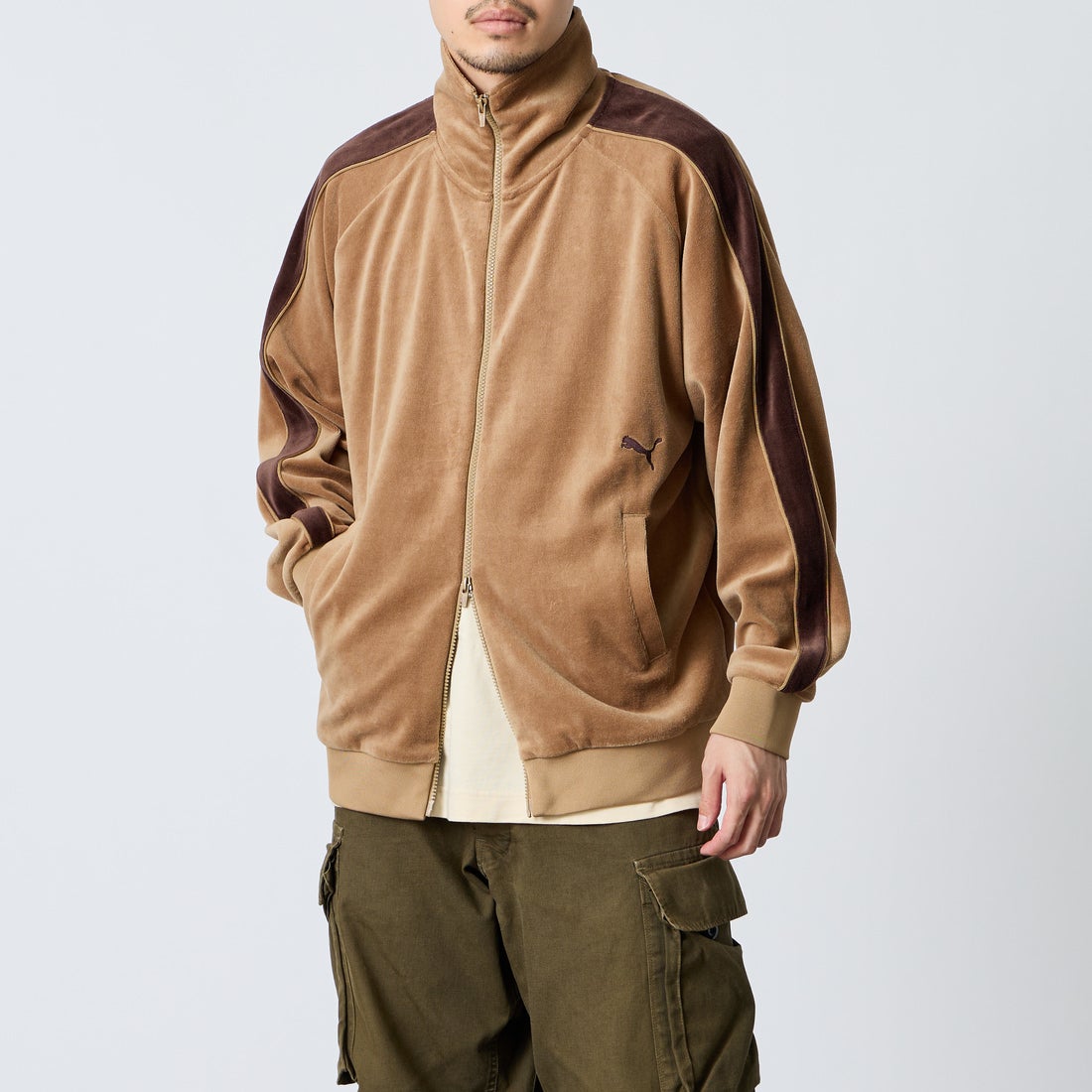 PUMA [プーマ] 別注 T7 ベロアトラックジャケット [640946-JF] 74 SOFT TA &&モデル身長：168cm 着用サイズ：L&&