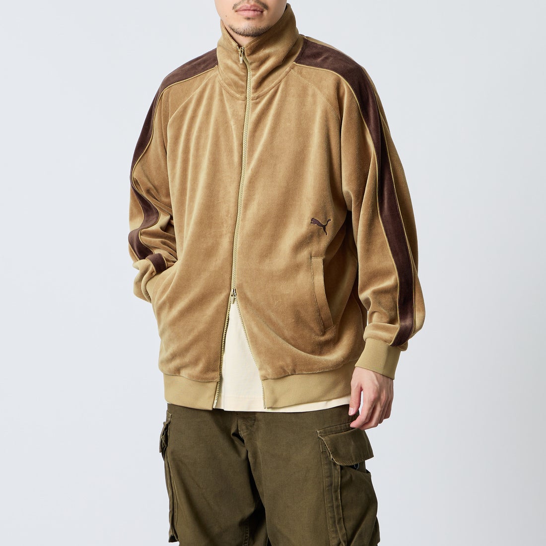 PUMA [プーマ] 別注 T7 ベロアトラックジャケット [640946-JF] 74 SOFT TA &&モデル身長：168cm 着用サイズ：L&&