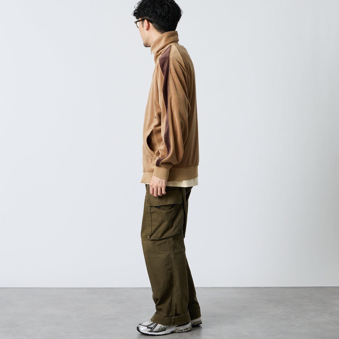 PUMA [プーマ] 別注 T7 ベロアトラックジャケット [640946-JF] 74 SOFT TA &&モデル身長：168cm 着用サイズ：L&&