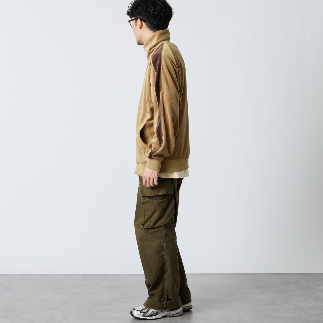 PUMA [プーマ] 別注 T7 ベロアトラックジャケット [640946-JF] 74 SOFT TA &&モデル身長：168cm 着用サイズ：L&&