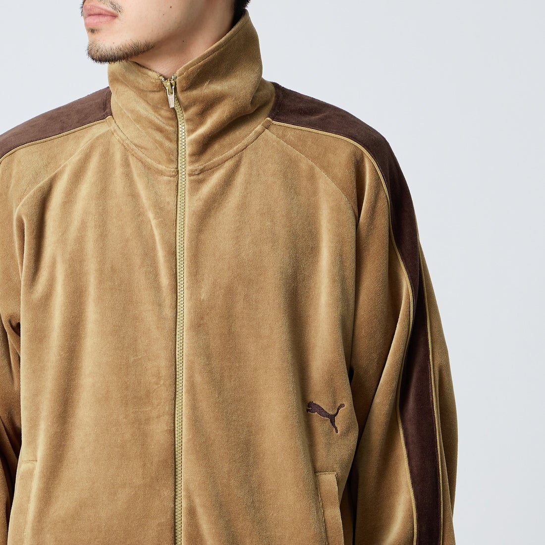 PUMA [プーマ] 別注 T7 ベロアトラックジャケット [640946-JF] 74 SOFT TA &&モデル身長：168cm 着用サイズ：L&&