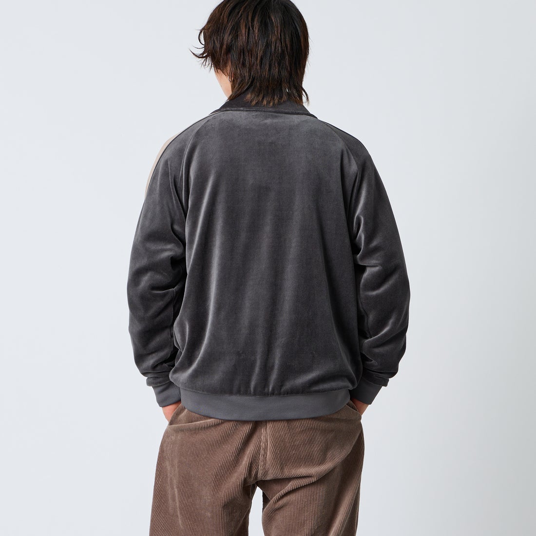 PUMA [プーマ] 別注 T7 ベロアトラックジャケット [640946-JF] 15 SHADOW &&モデル身長：177cm 着用サイズ：L&&