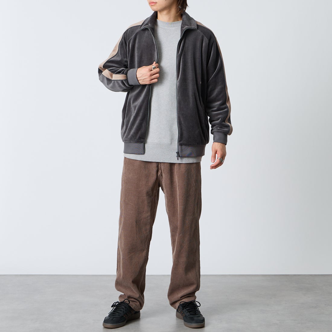 PUMA [プーマ] 別注 T7 ベロアトラックジャケット [640946-JF] 15 SHADOW &&モデル身長：177cm 着用サイズ：L&&