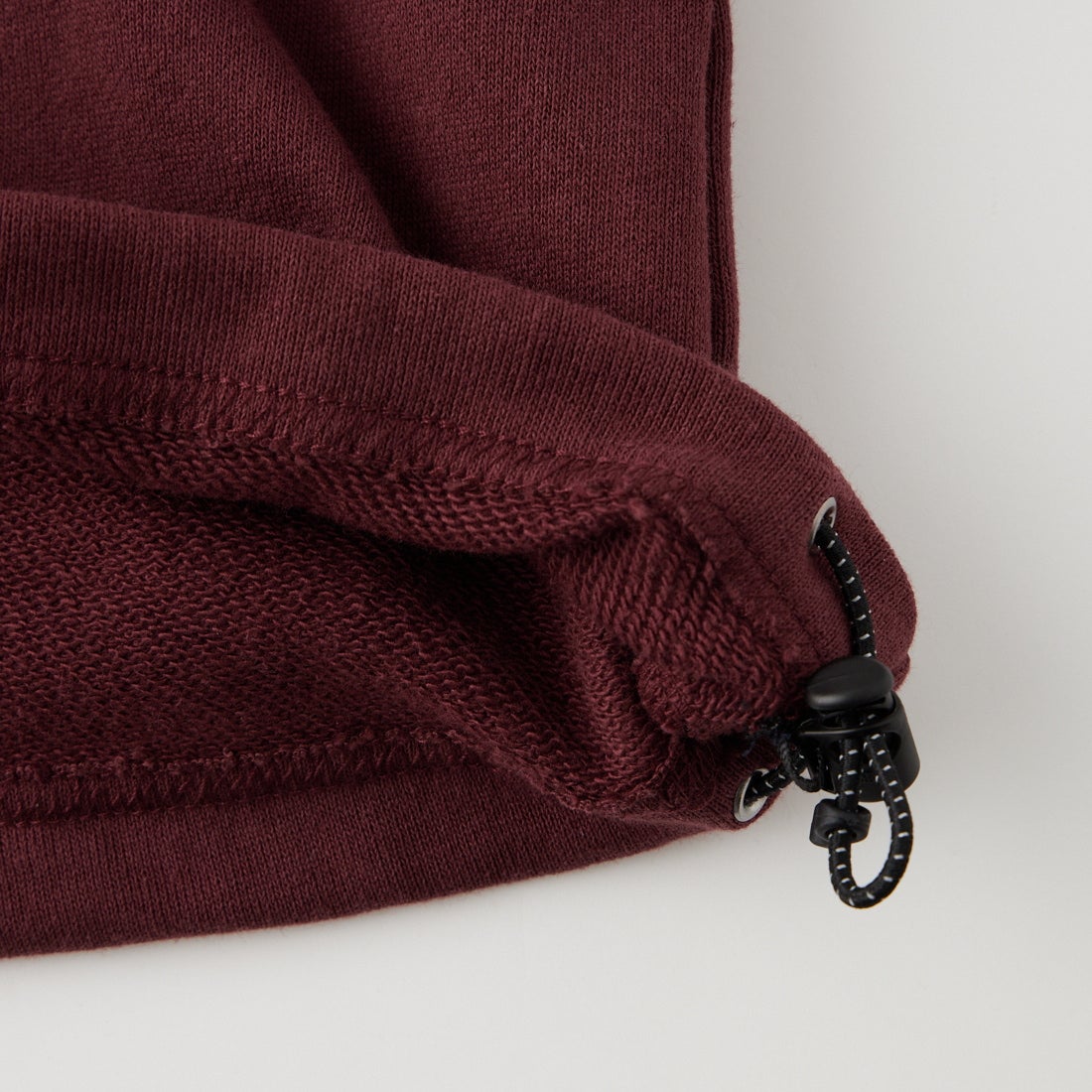 MANHATTAN PORTAGE [マンハッタンポーテージ] 別注 ワンポイントロゴ刺繍 ハーフスナップスウェット [26FWMP-IN92-JF] WINE