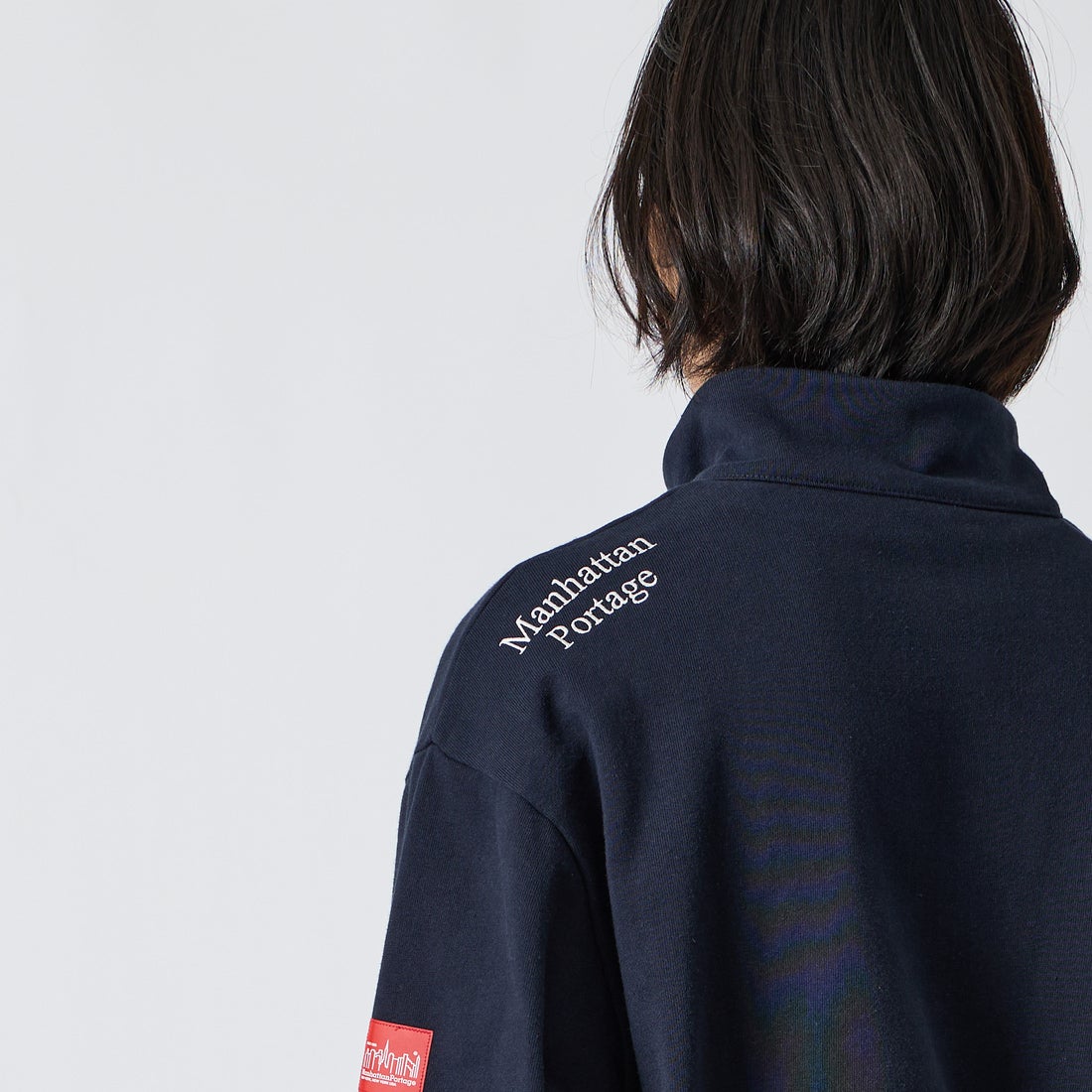 MANHATTAN PORTAGE [マンハッタンポーテージ] 別注 ワンポイントロゴ刺繍 ハーフスナップスウェット [26FWMP-IN92-JF] NAVY