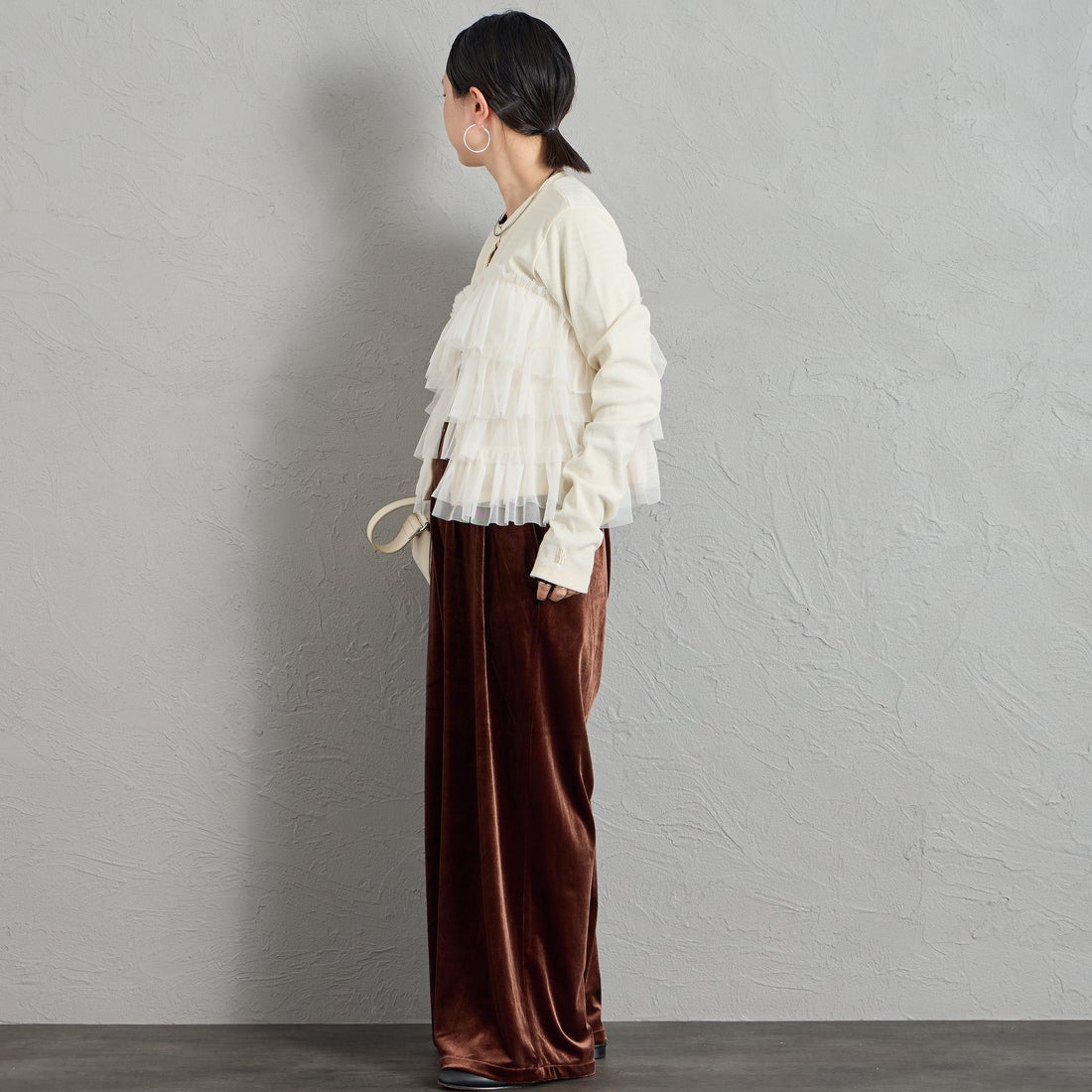 nenom [ネノム] チュールフリルドッキングカーディガン [NE26332015] 21 IVORY &&モデル身長：150cm 着用サイズ：&&