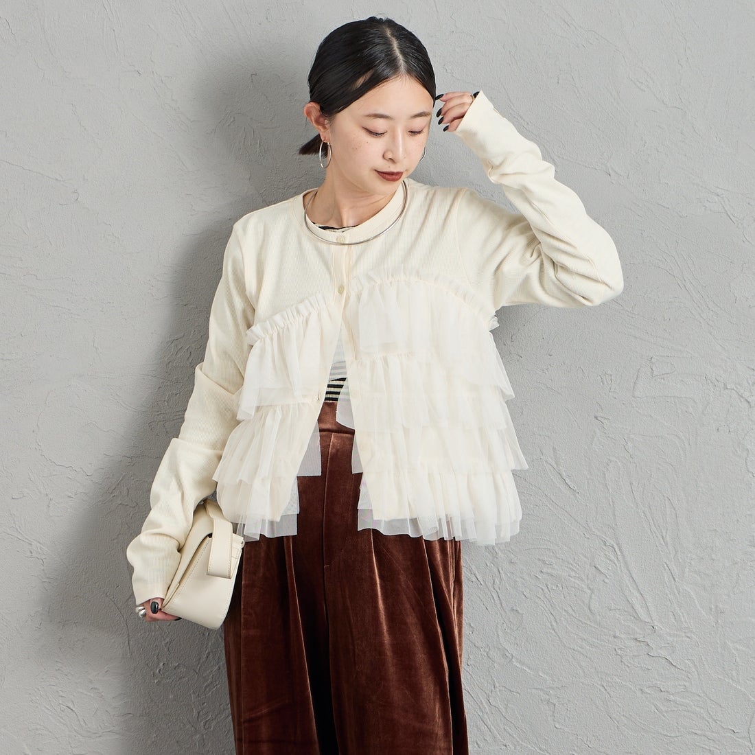 nenom [ネノム] チュールフリルドッキングカーディガン [NE26332015] 21 IVORY &&モデル身長：150cm 着用サイズ：&&