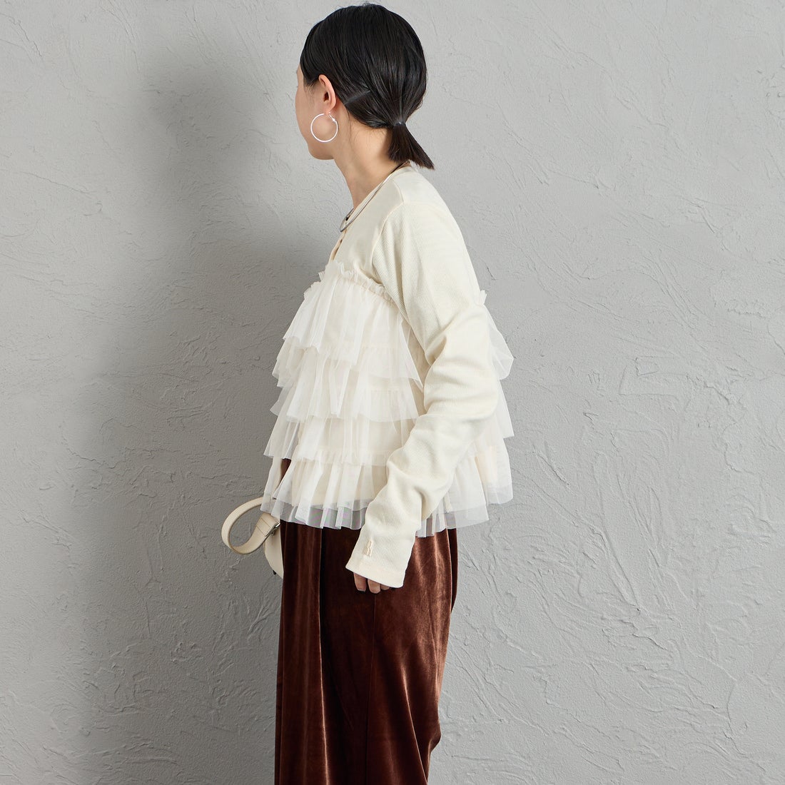 nenom [ネノム] チュールフリルドッキングカーディガン [NE26332015] 21 IVORY &&モデル身長：150cm 着用サイズ：&&