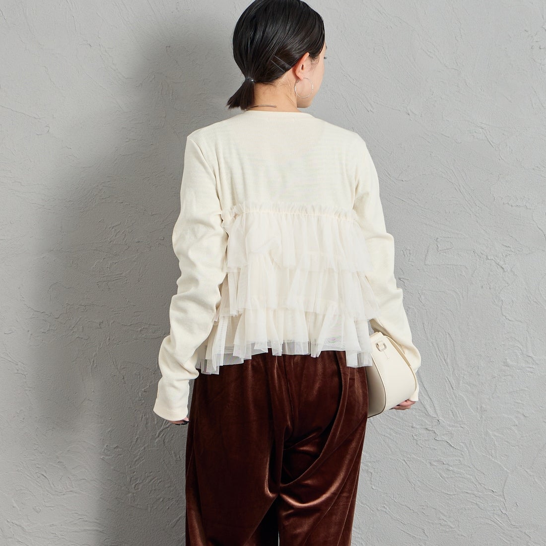 nenom [ネノム] チュールフリルドッキングカーディガン [NE26332015] 21 IVORY &&モデル身長：150cm 着用サイズ：&&