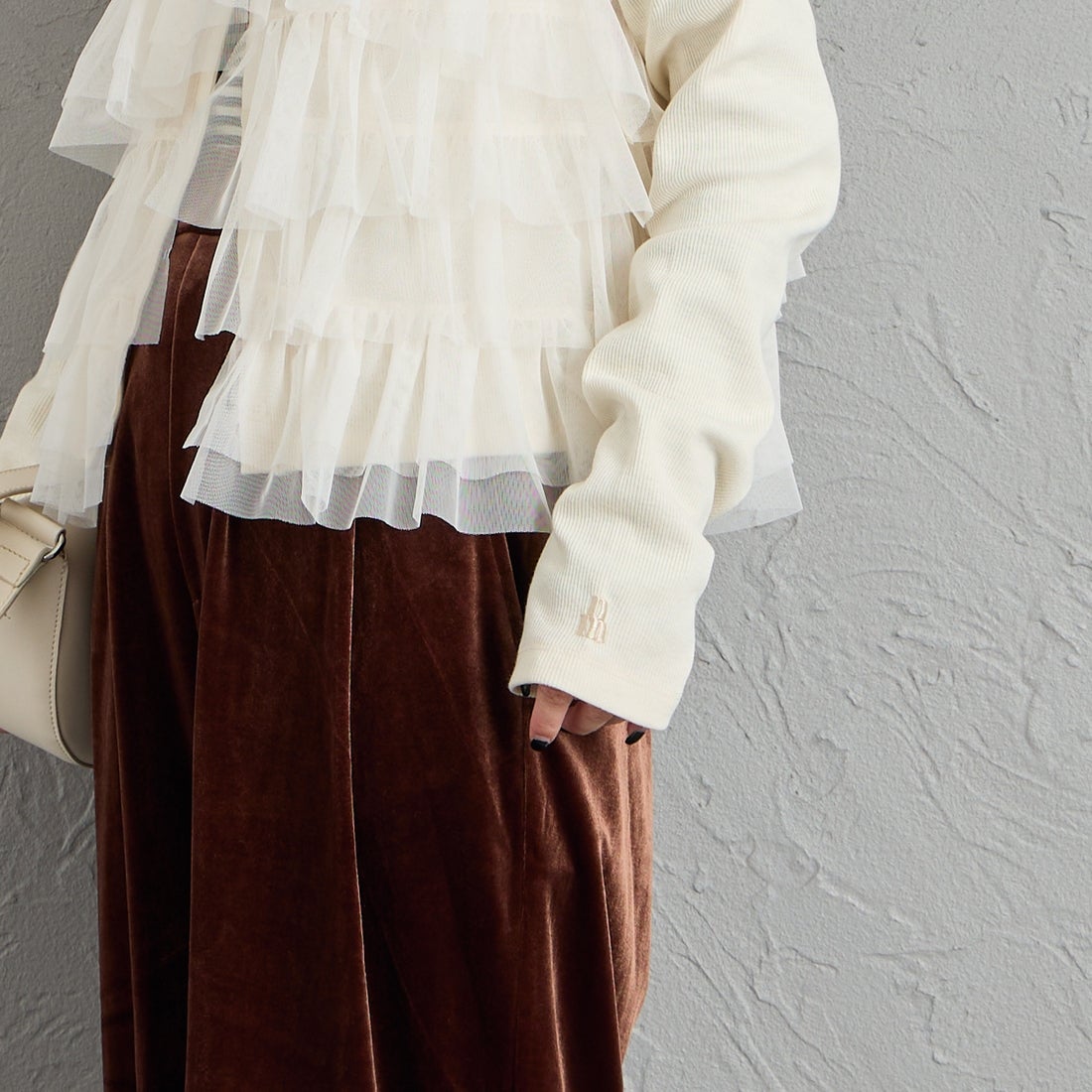 nenom [ネノム] チュールフリルドッキングカーディガン [NE26332015] 21 IVORY &&モデル身長：150cm 着用サイズ：&&