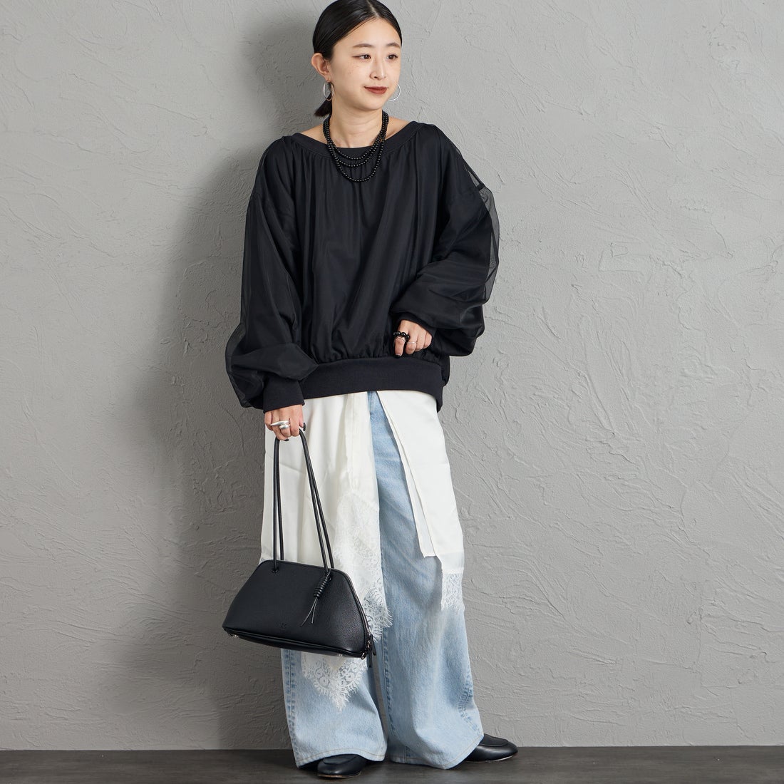 nenom [ネノム] 2WAY シアーレイヤード バックオープンオフショルスウェット [NE26332016] 09 BLACK &&モデル身長：150cm 着用サイズ：F&&