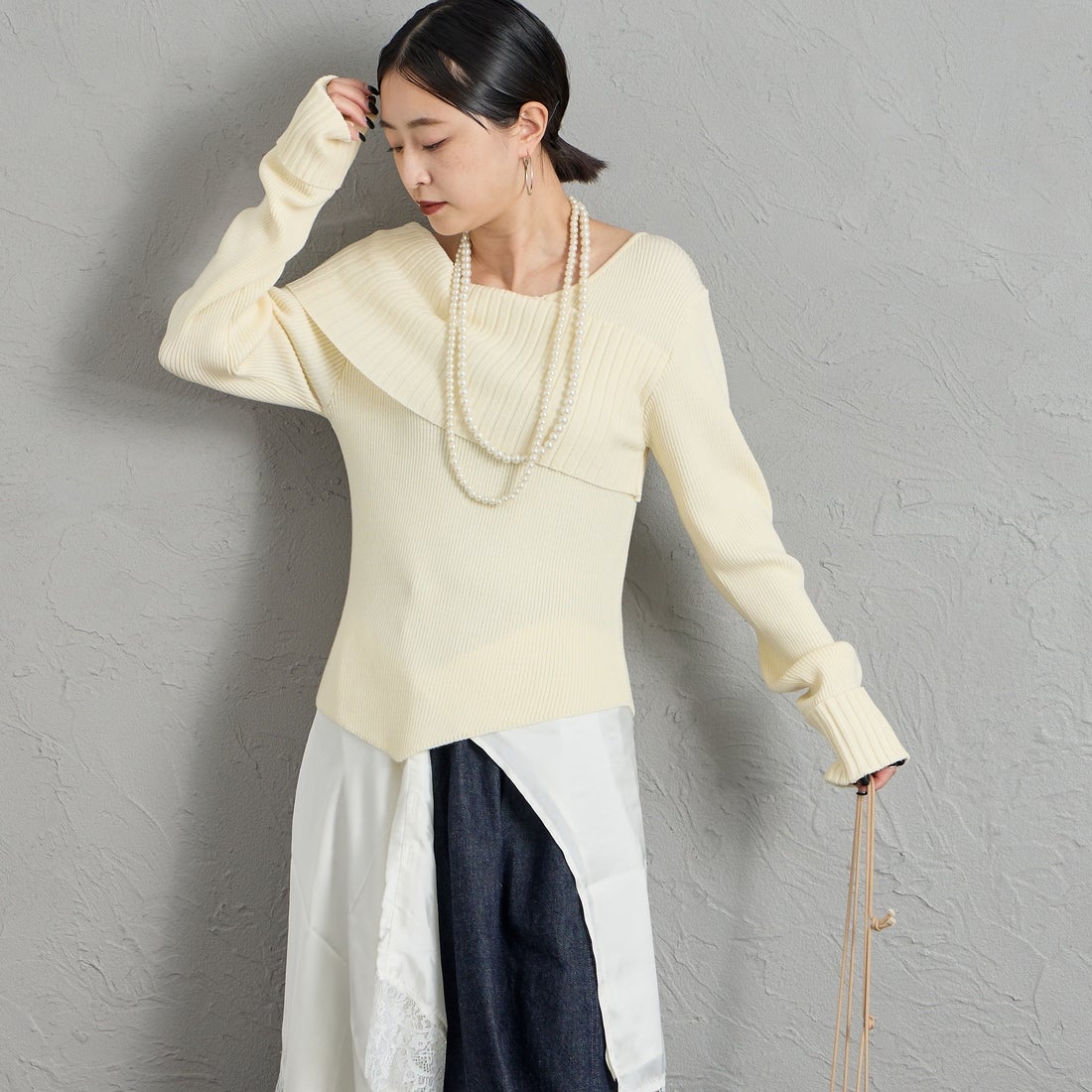 nenom [ネノム] 2WAY アシンメトリーリブニットプルオーバー [NE26331008] 21 IVORY &&モデル身長：150cm 着用サイズ：F&&