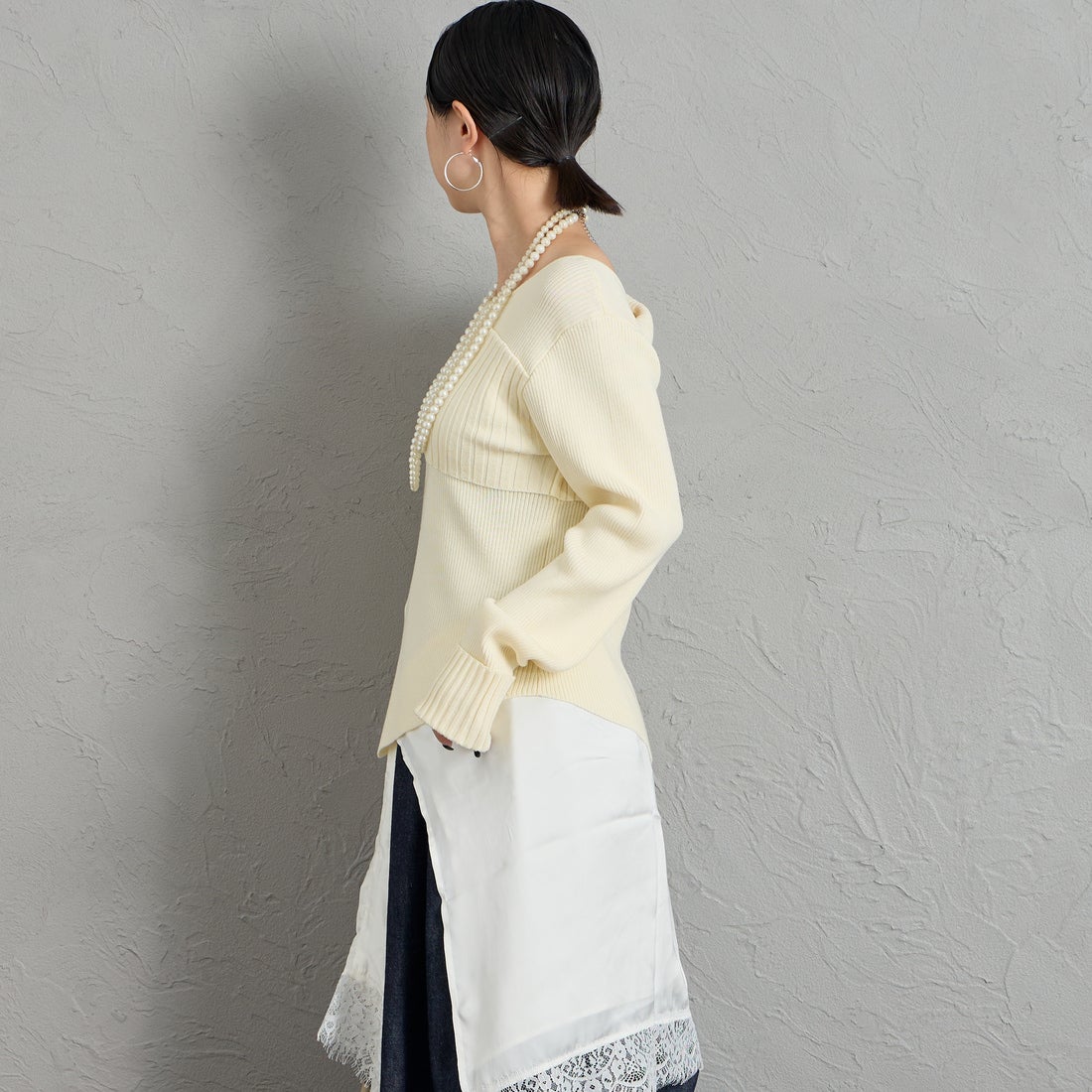 nenom [ネノム] 2WAY アシンメトリーリブニットプルオーバー [NE26331008] 21 IVORY &&モデル身長：150cm 着用サイズ：F&&