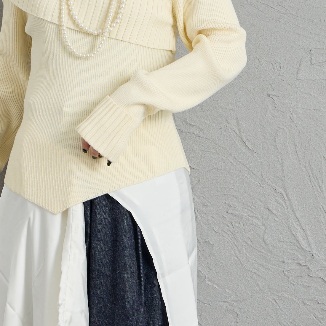nenom [ネノム] 2WAY アシンメトリーリブニットプルオーバー [NE26331008] 21 IVORY &&モデル身長：150cm 着用サイズ：F&&
