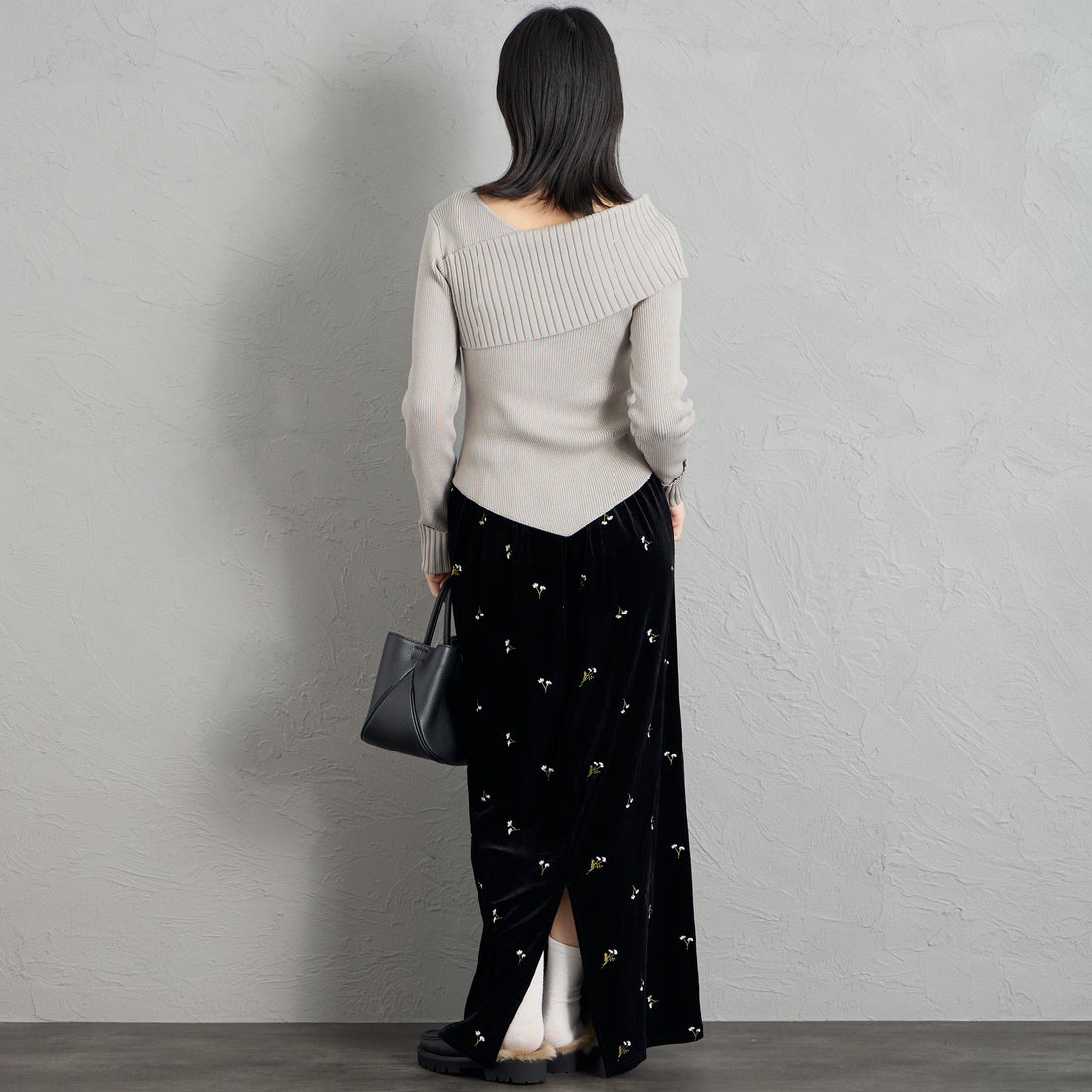 nenom [ネノム] 2WAY アシンメトリーリブニットプルオーバー [NE26331008] 07 GRAY &&モデル身長：162cm 着用サイズ：F&&