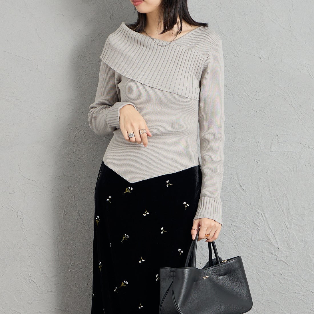 nenom [ネノム] 2WAY アシンメトリーリブニットプルオーバー [NE26331008] 07 GRAY &&モデル身長：162cm 着用サイズ：F&&