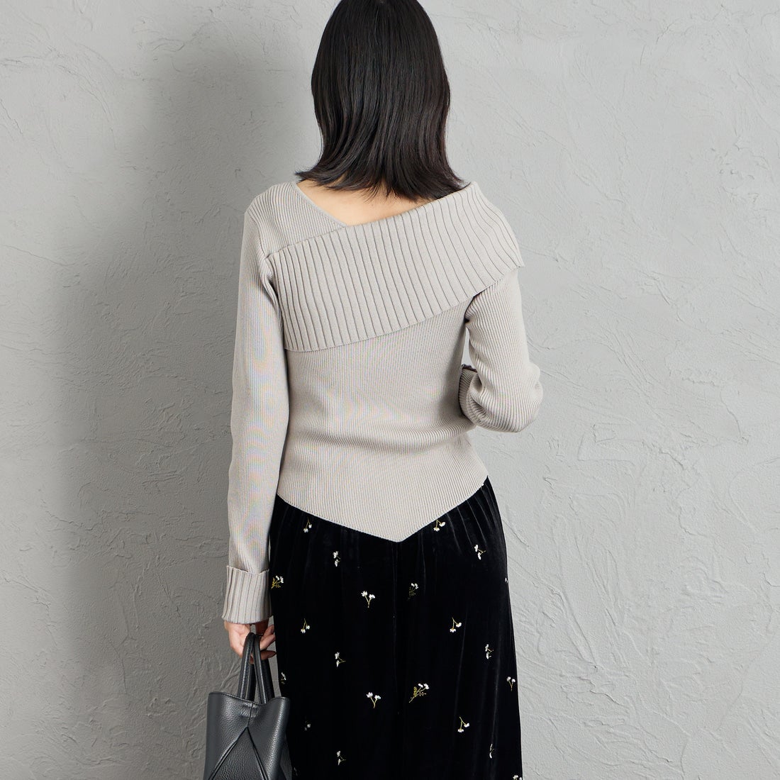 nenom [ネノム] 2WAY アシンメトリーリブニットプルオーバー [NE26331008] 07 GRAY &&モデル身長：162cm 着用サイズ：F&&