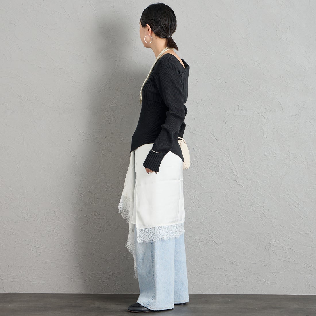 nenom [ネノム] 2WAY アシンメトリーリブニットプルオーバー [NE26331008] 09 BLACK &&モデル身長：150cm 着用サイズ：F&&