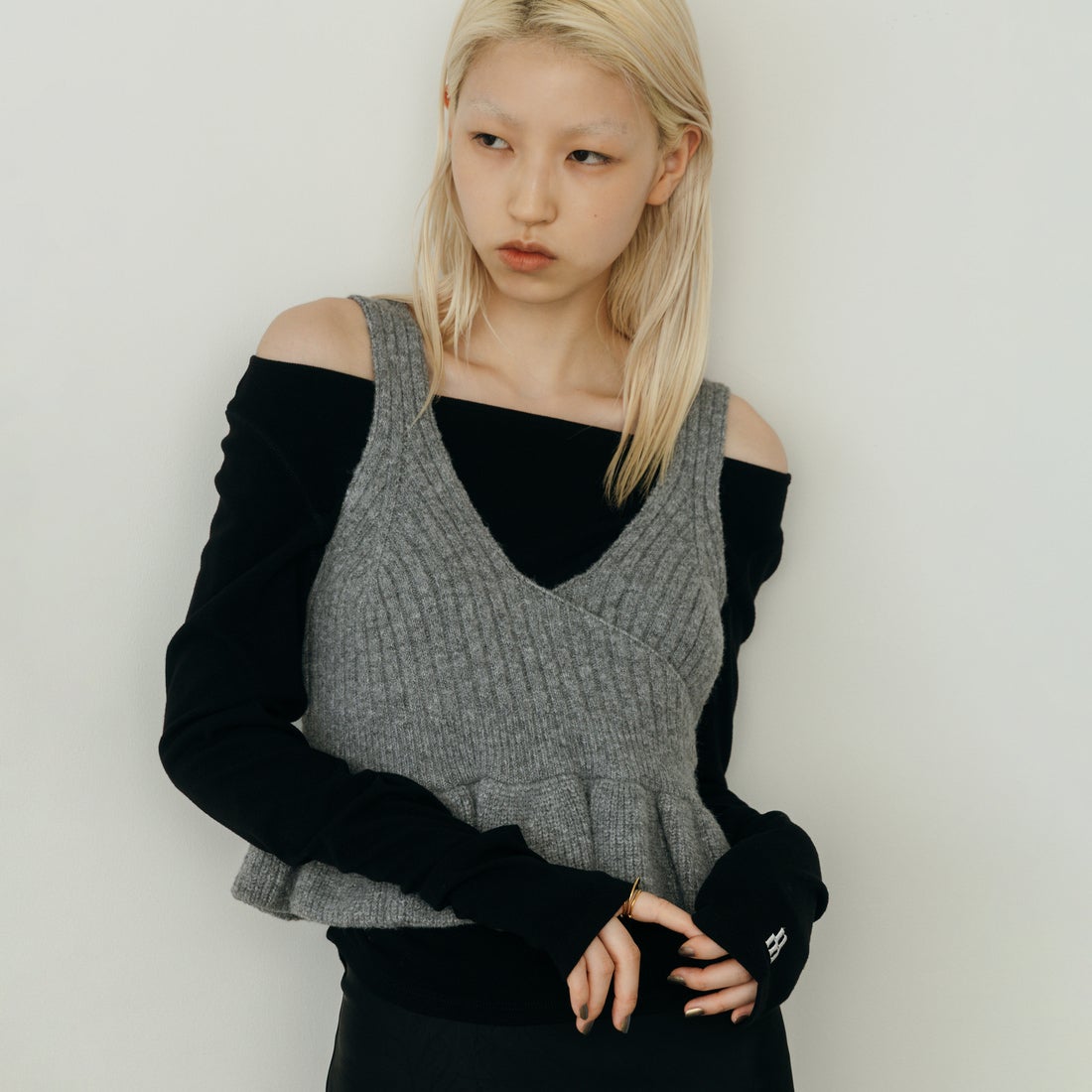 07 GRAY