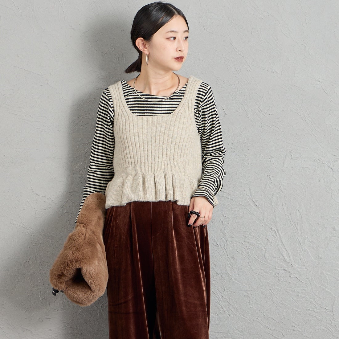 nenom [ネノム] 2WAY ペプラムカシュクールビスチェ [NE26331006] 22 BEIGE &&モデル身長：150cm 着用サイズ：F&&