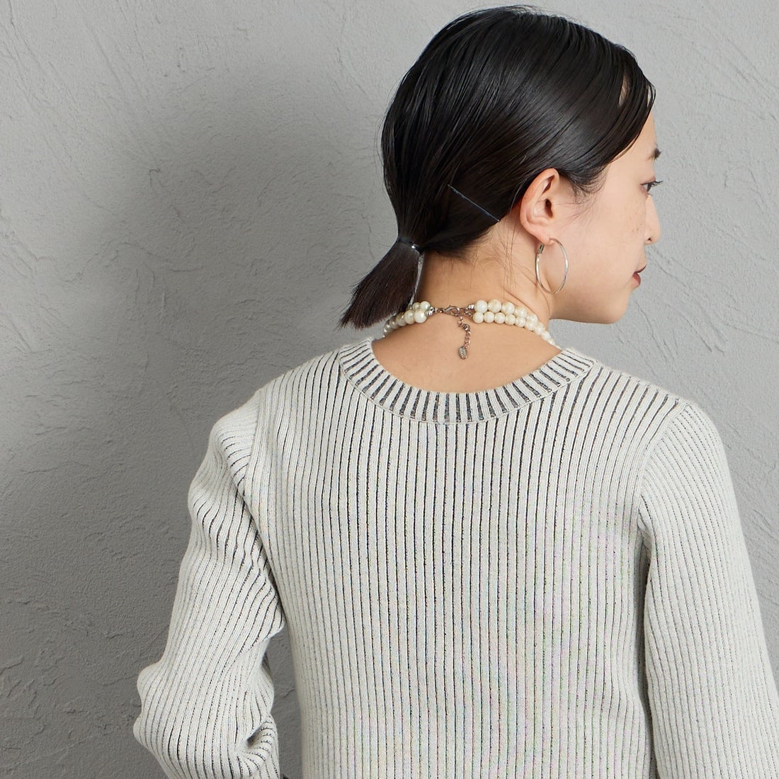 nenom [ネノム] 2WAY ショート丈フリルニットカーディガン [NE26331010] 21 IVORY &&モデル身長：150cm 着用サイズ：F&&