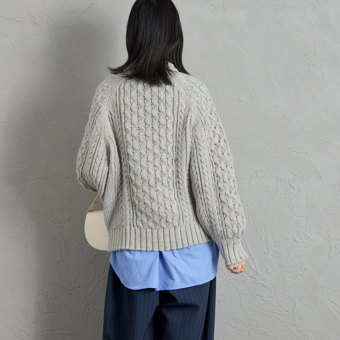 nenom [ネノム] ケーブルニットプルオーバー [NE26331016] 05 L.GRAY &&モデル身長：162cm 着用サイズ：F&&