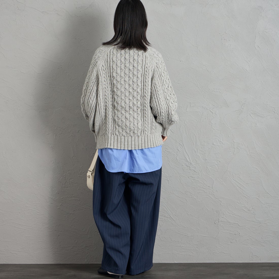 nenom [ネノム] ケーブルニットプルオーバー [NE26331016] 05 L.GRAY &&モデル身長：162cm 着用サイズ：F&&