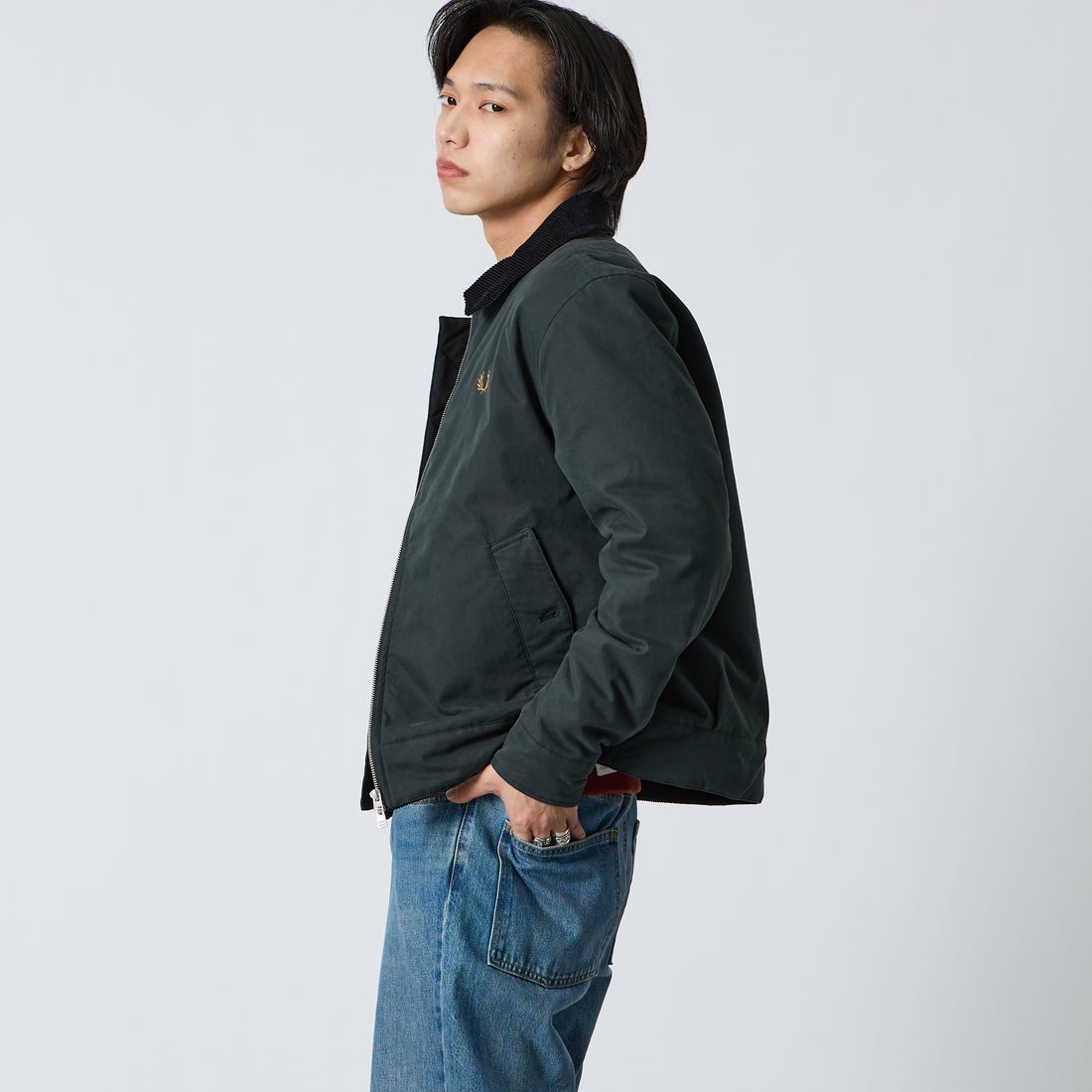 FRED PERRY [フレッドペリー] コットンカバンジャケット [J8535] Q20 NIGHT &&モデル身長：179cm 着用サイズ：M&&
