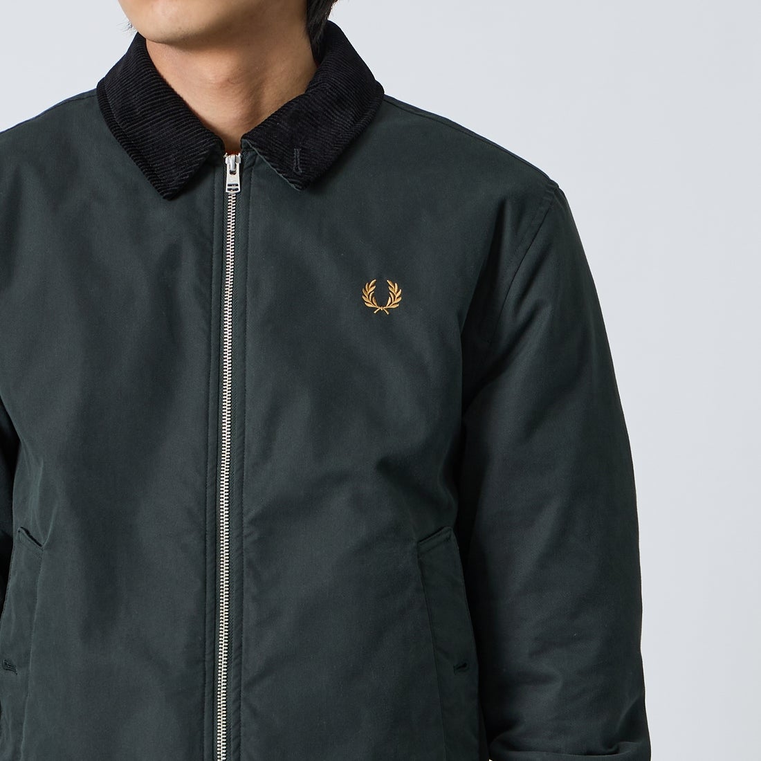 FRED PERRY [フレッドペリー] コットンカバンジャケット [J8535] Q20 NIGHT &&モデル身長：179cm 着用サイズ：M&&