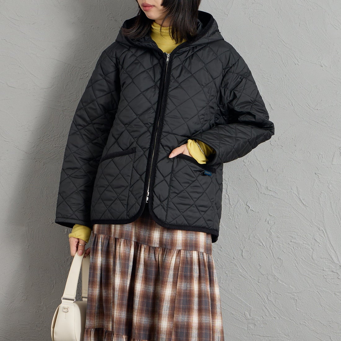 LAVENHAM [ラベンハム] ジップド クレイドン ウィメンズジャケット [LV14116] F44 SABLE &&モデル身長：162cm 着用サイズ：10&&