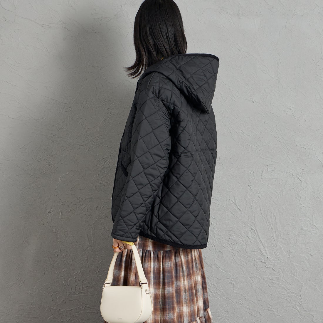 LAVENHAM [ラベンハム] ジップド クレイドン ウィメンズジャケット [LV14116] F44 SABLE &&モデル身長：162cm 着用サイズ：10&&