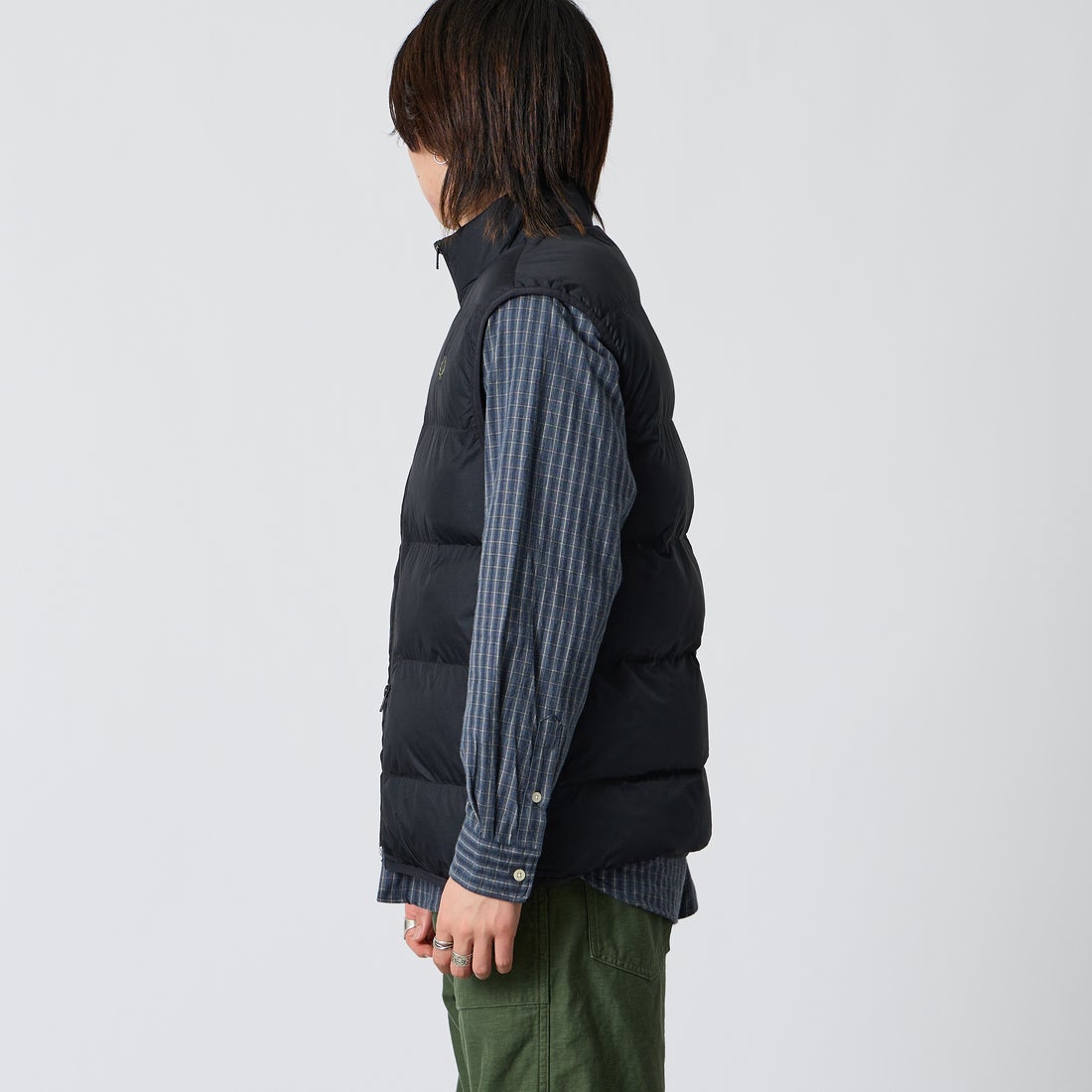 FRED PERRY [フレッドペリー] INSULATED GILET [J8522] 184 BLACK &&モデル身長：177cm 着用サイズ：M&&
