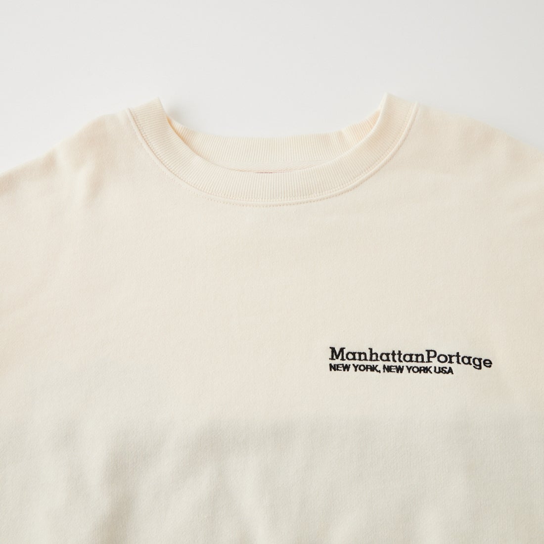 MANHATTAN PORTAGE [マンハッタンポーテージ] 別注 バック切替デザイン クルーネックスウェット [26FWMP-IN87-JF] IVORY
