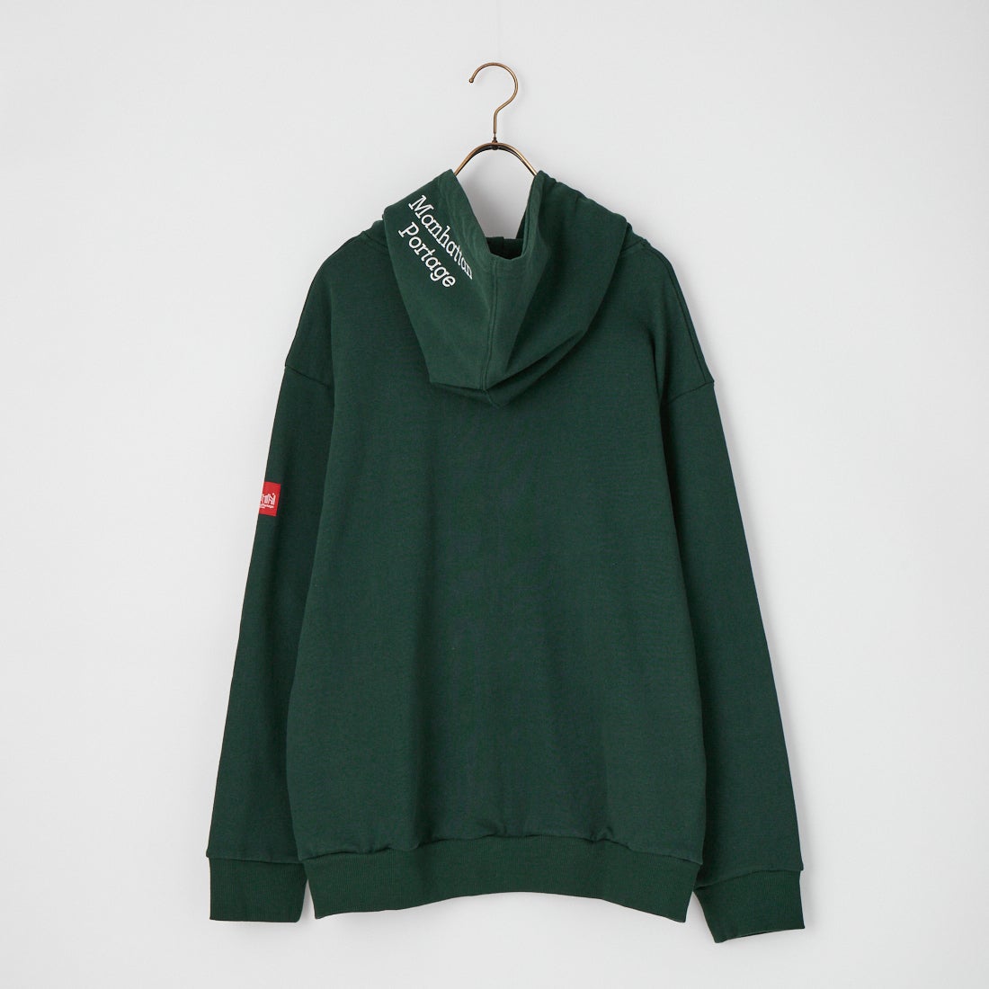 MANHATTAN PORTAGE [マンハッタンポーテージ] 別注 フードロゴ刺繍 スウェットパーカー [26FWMP-IN89-JF] GREEN