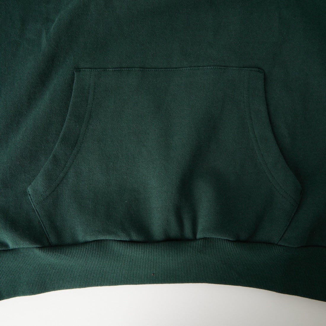MANHATTAN PORTAGE [マンハッタンポーテージ] 別注 フードロゴ刺繍 スウェットパーカー [26FWMP-IN89-JF] GREEN