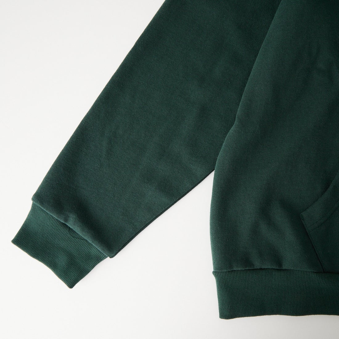 MANHATTAN PORTAGE [マンハッタンポーテージ] 別注 フードロゴ刺繍 スウェットパーカー [26FWMP-IN89-JF] GREEN