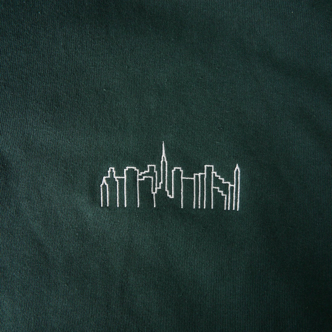 MANHATTAN PORTAGE [マンハッタンポーテージ] 別注 フードロゴ刺繍 スウェットパーカー [26FWMP-IN89-JF] GREEN