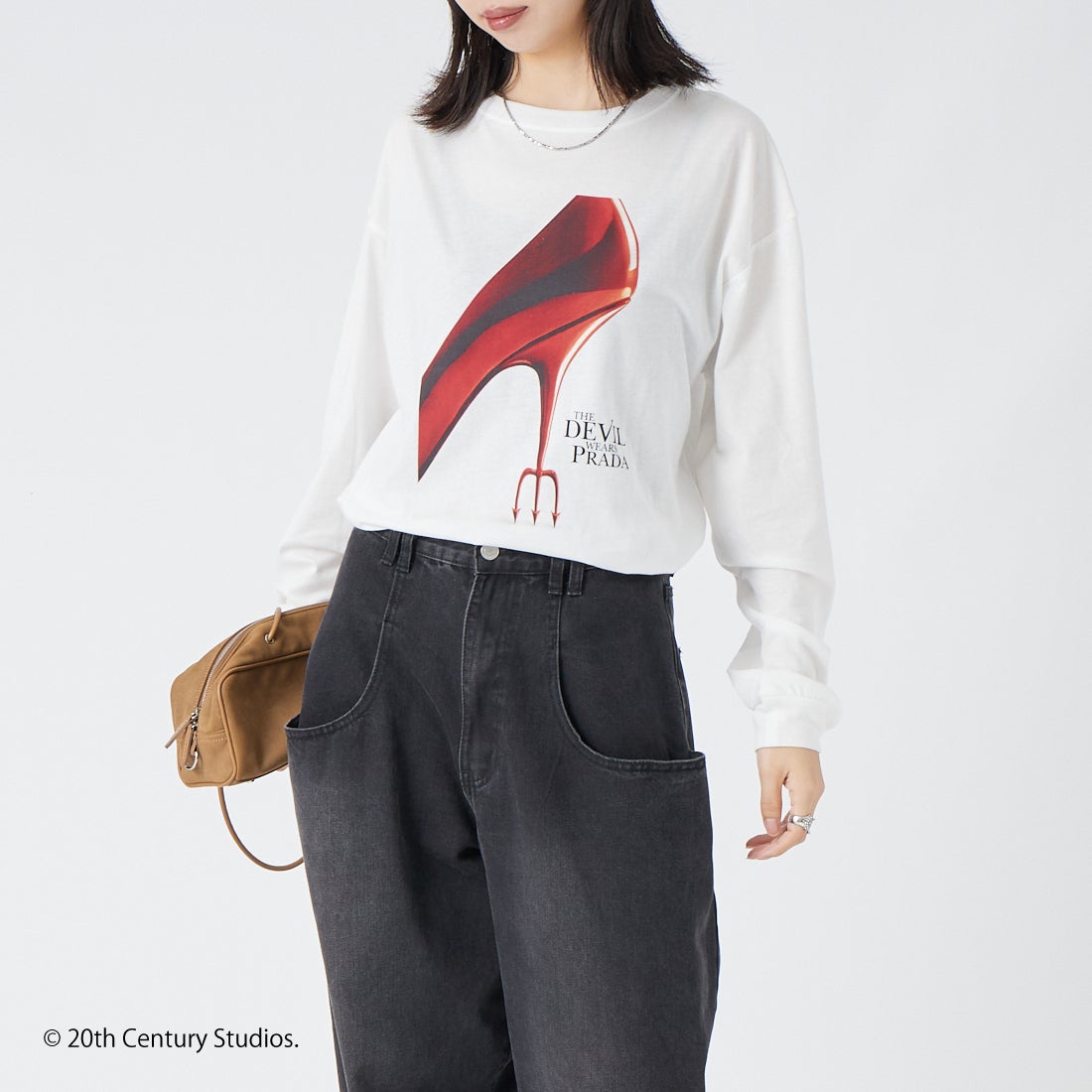 GOOD ROCK SPEED [グッドロックスピード] アートロングスリーブTシャツ [26FOX211W] WHITE &&モデル身長：162cm 着用サイズ：F&&