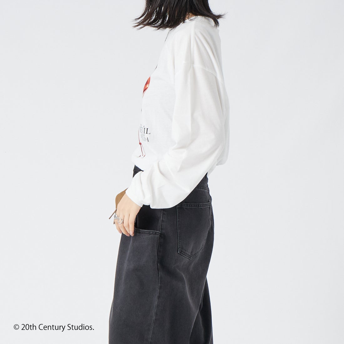 GOOD ROCK SPEED [グッドロックスピード] アートロングスリーブTシャツ [26FOX211W] WHITE &&モデル身長：162cm 着用サイズ：F&&
