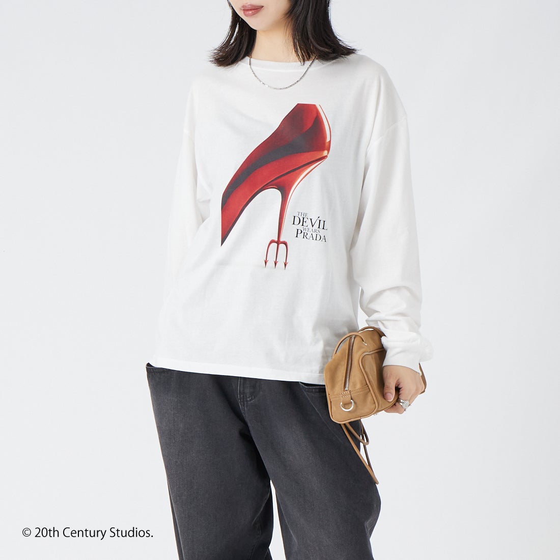 GOOD ROCK SPEED [グッドロックスピード] アートロングスリーブTシャツ [26FOX211W] WHITE &&モデル身長：162cm 着用サイズ：F&&