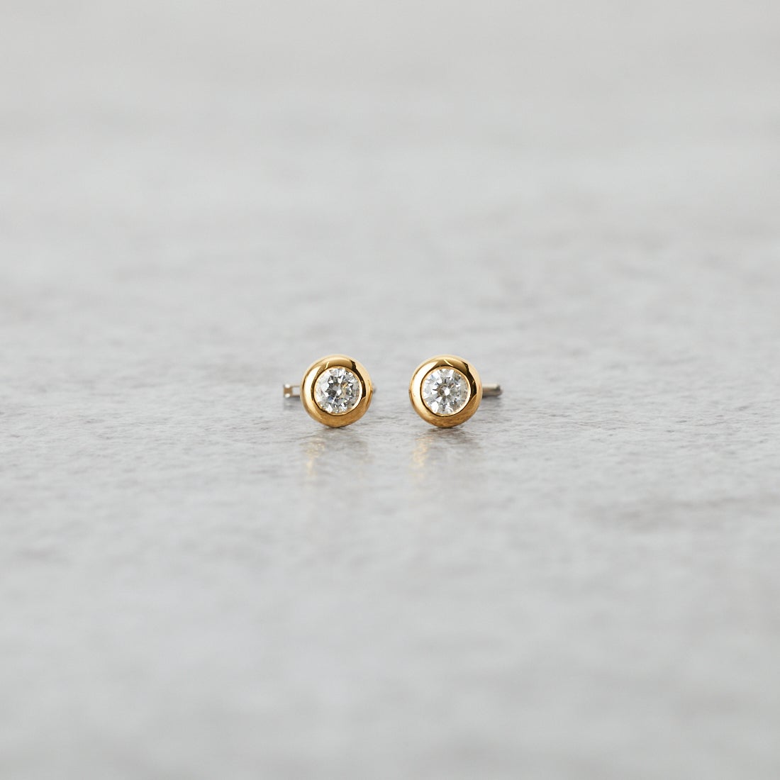 Baqless [バックレス] オネスティ オーラゴールドピアス [CZ-AU-YG] GOLD