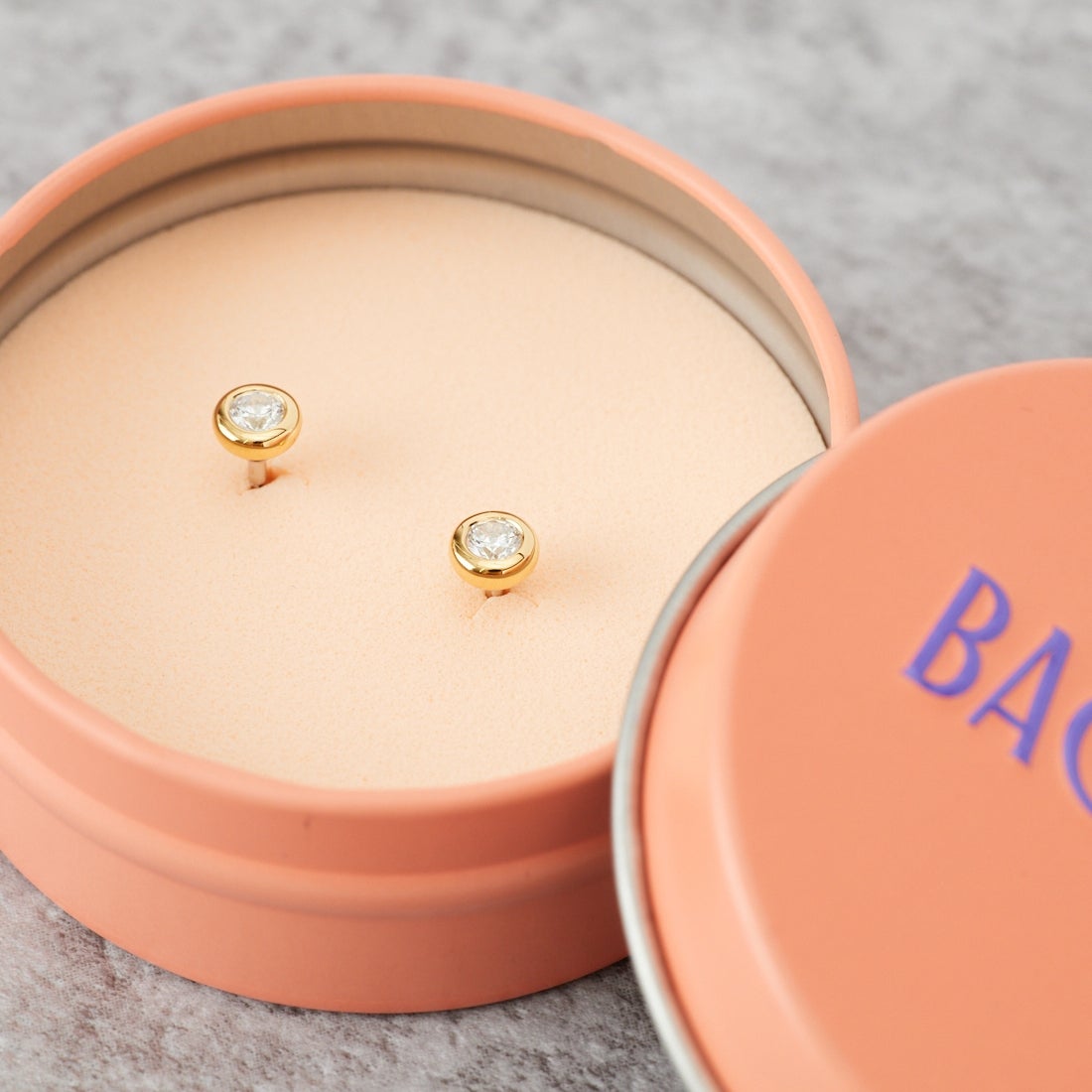 Baqless [バックレス] オネスティ オーラゴールドピアス [CZ-AU-YG] GOLD