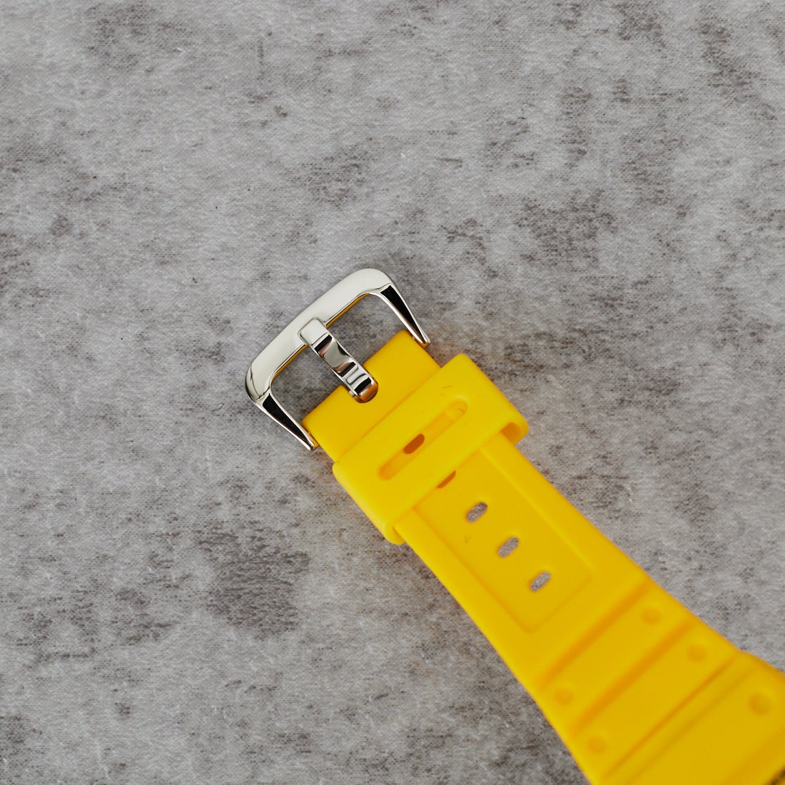 CASIO [カシオ] G-SHOCK nano [DWN-5600-9JR] YELLOW