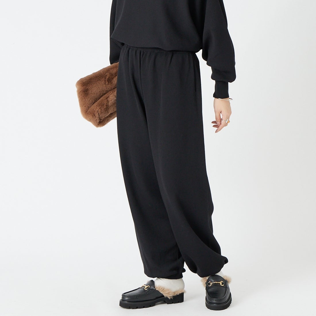 19 BLACK&&モデル身長：162cm 着用サイズ：F&&